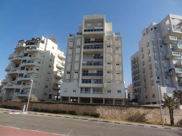 4 חד' עם נוף לים